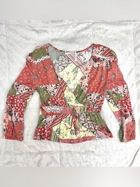 LUQ women’s cropped long sleeve cross front patchwork  top size M pink green